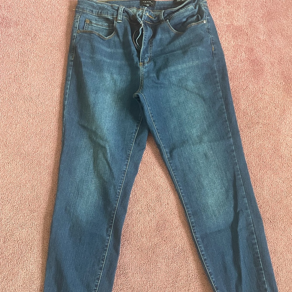Tahari skinny jeans